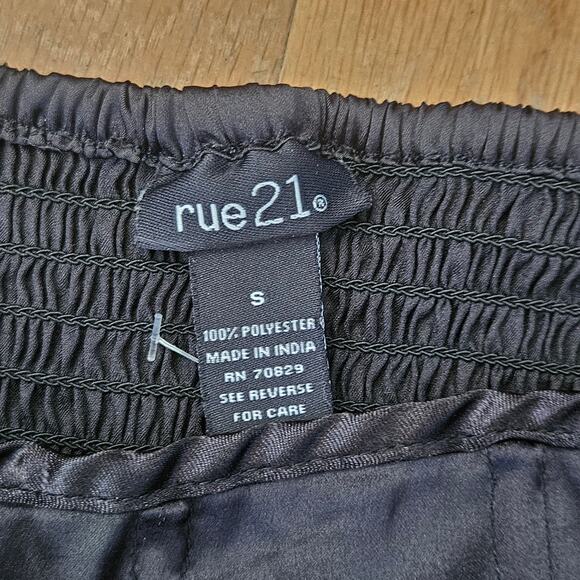 Rue 21 Top Size Small Black Corset Style Smocked Satin Tank Witchy Goth Y2K - Picture 5 of 8